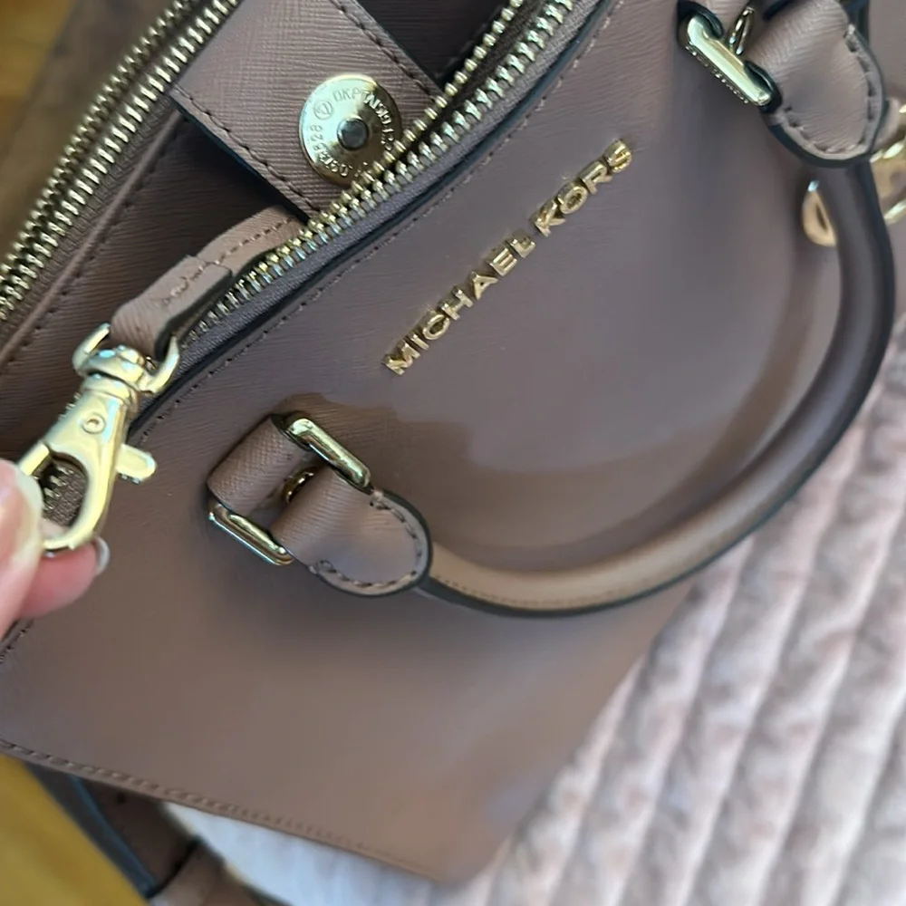 Michael Kors Bag - Picture 4 of 16